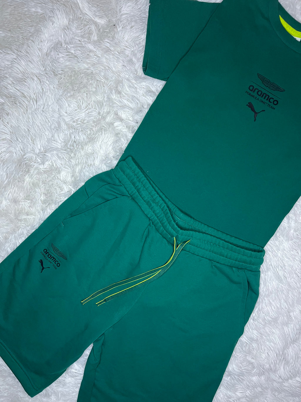 CONJUNTO PUMA ASTON MARTIN 2026 VERDE: POLERA Y SHORT