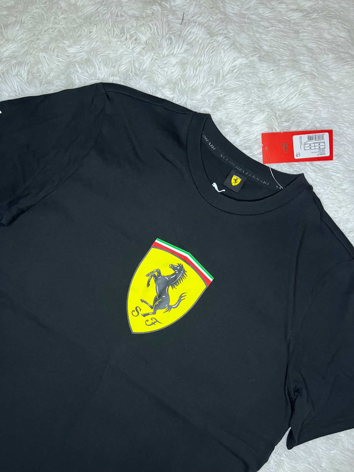 POLERA PUMA SCUDERIA FERRARI ESSENTIAL CON LOGO