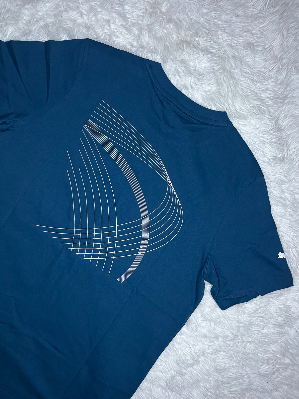 POLERA PUMA MERCEDES AMG PETRONAS AZUL CON DISEÑO EN LA ESPALDA