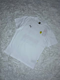 POLERA PUMA SCUDERIA FERRARI BLANCA CON DISEÑO EN LA ESPALDA