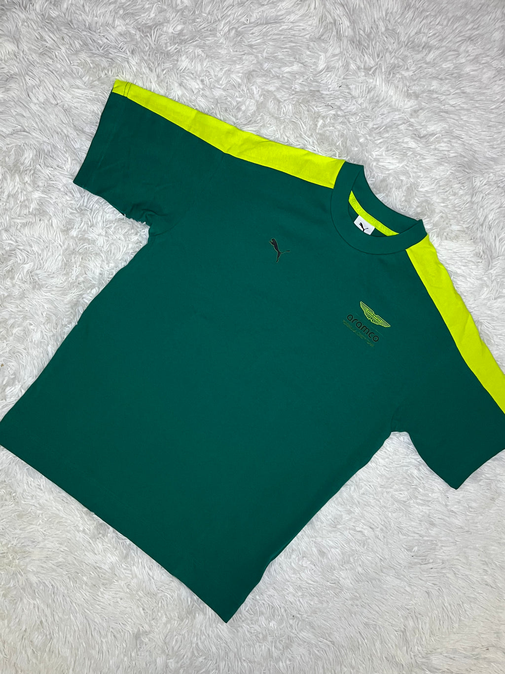 POLERA PUMA ASTON MARTIN F1 2026 VERDE DE CORTE HOLGADO
