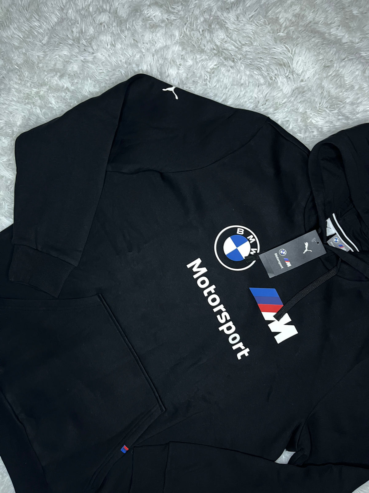 POLERON CANGURO PUMA BMW ESSENTIAL NEGRO 2026