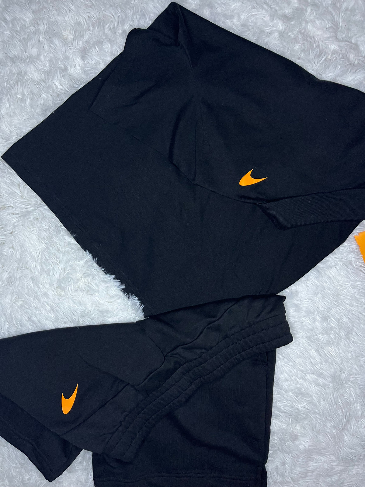 CONJUNTO PUMA MCLAREN RACING 2026 NEGRO: POLERA TIPO PIQUÉ Y SHORT