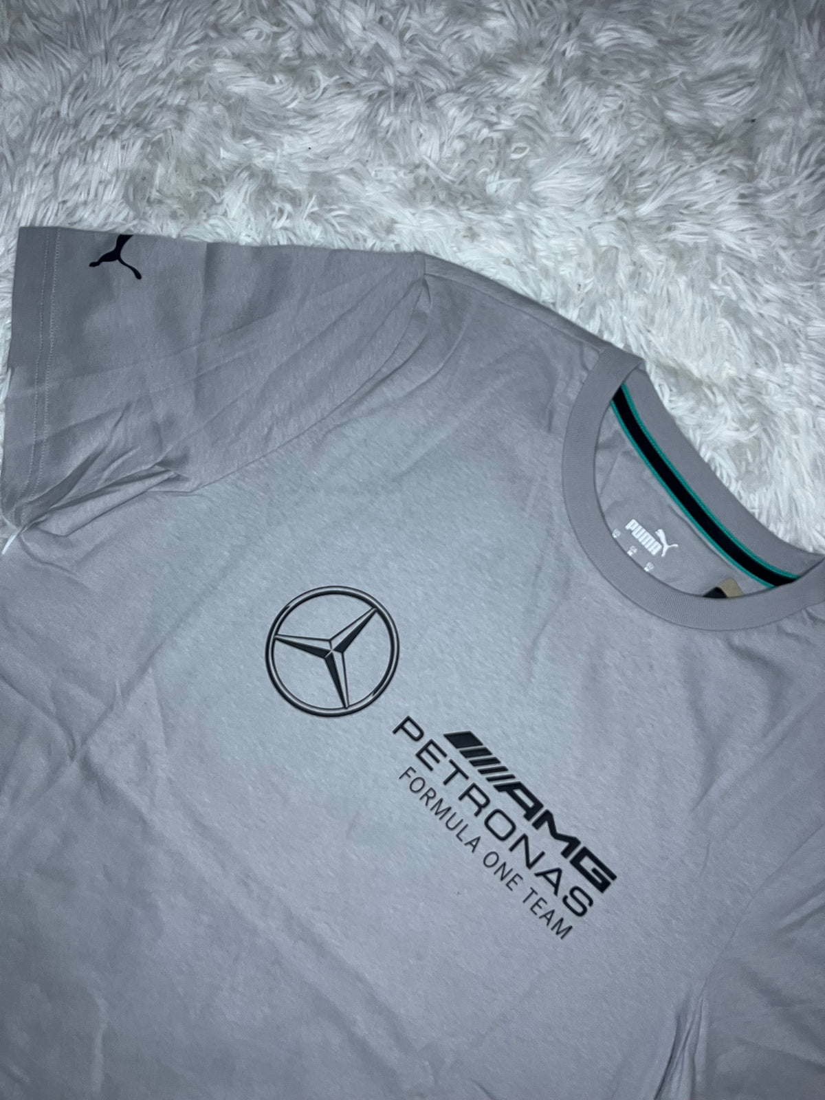 POLERA PUMA MERCEDES AMG PETRONAS GRIS REGULAR FIT