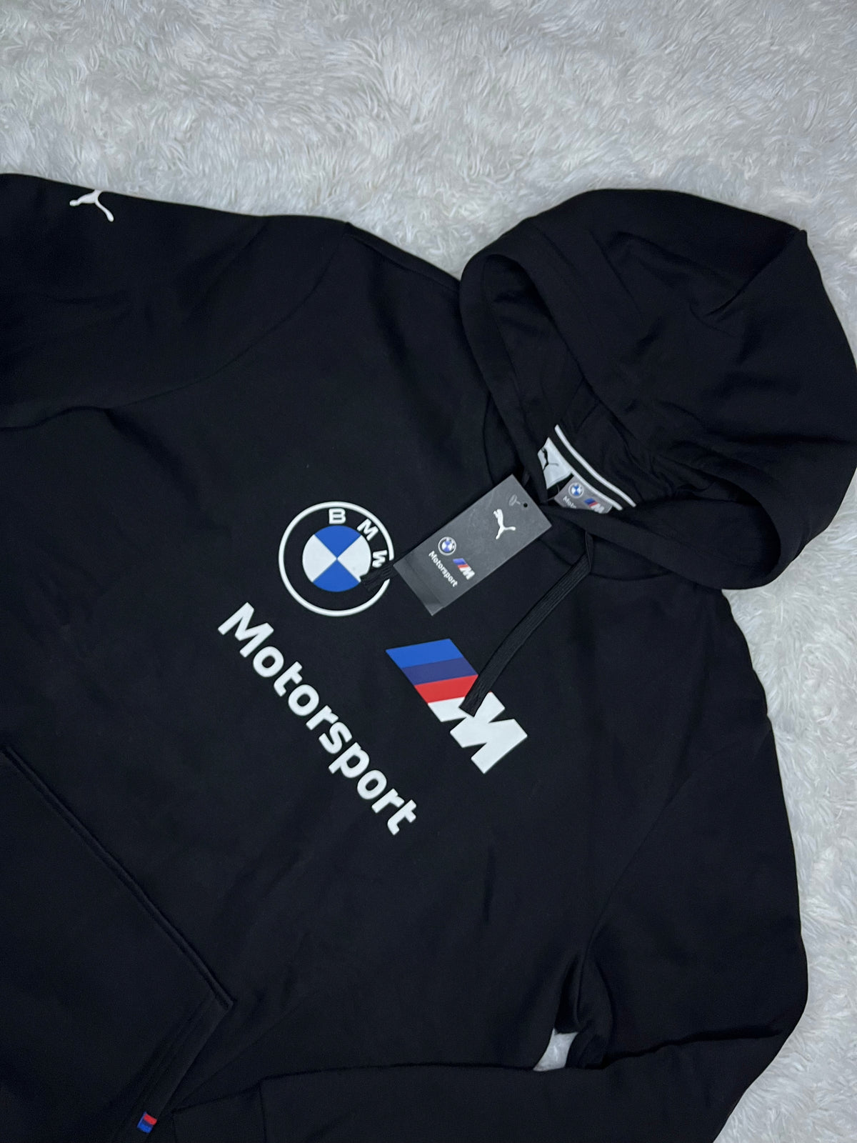 POLERON CANGURO PUMA BMW ESSENTIAL NEGRO 2026