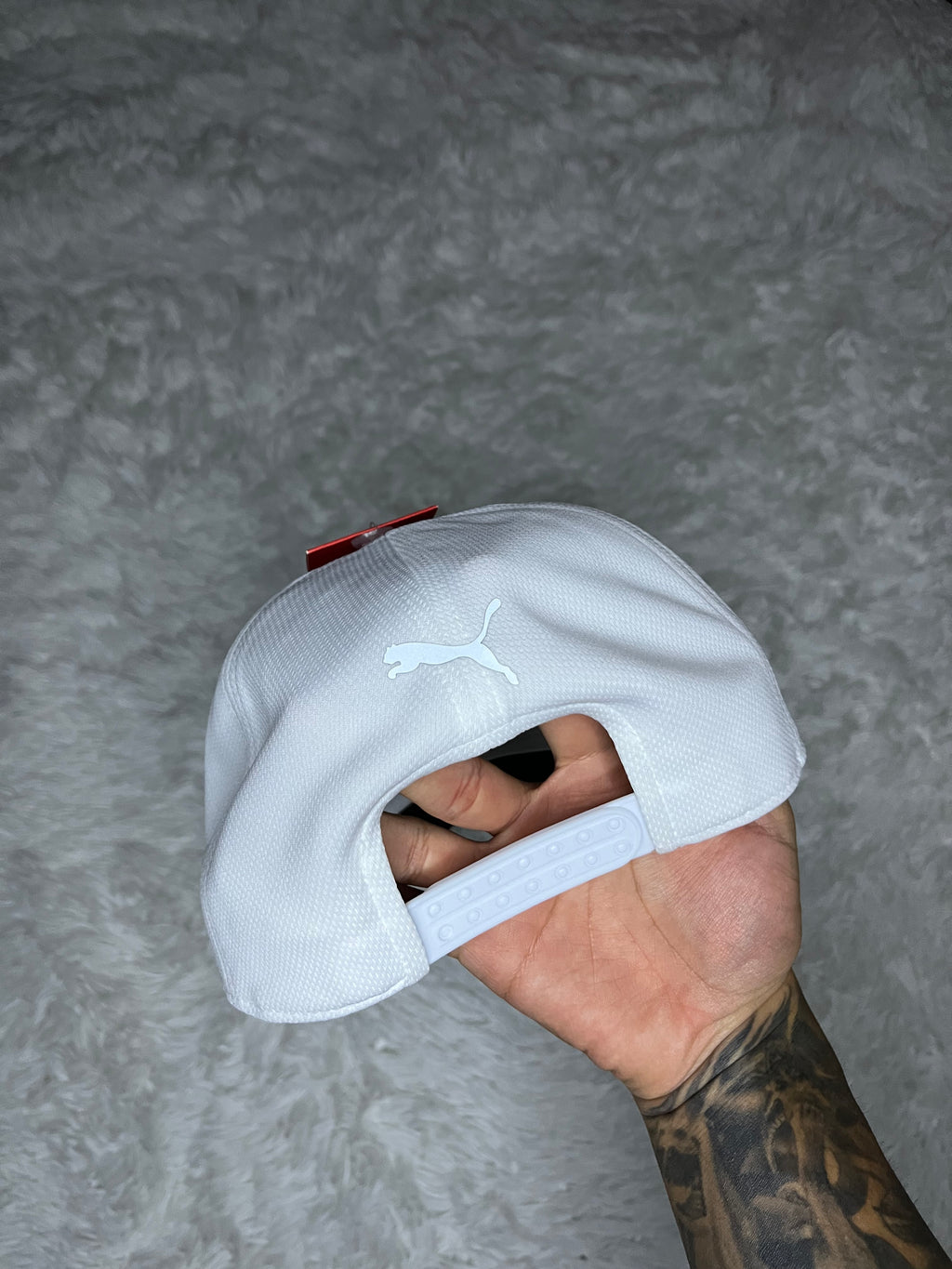 GORRO UNISEX PUMA SCUDERIA FERRARI BLANCO CON VISERA CURVA